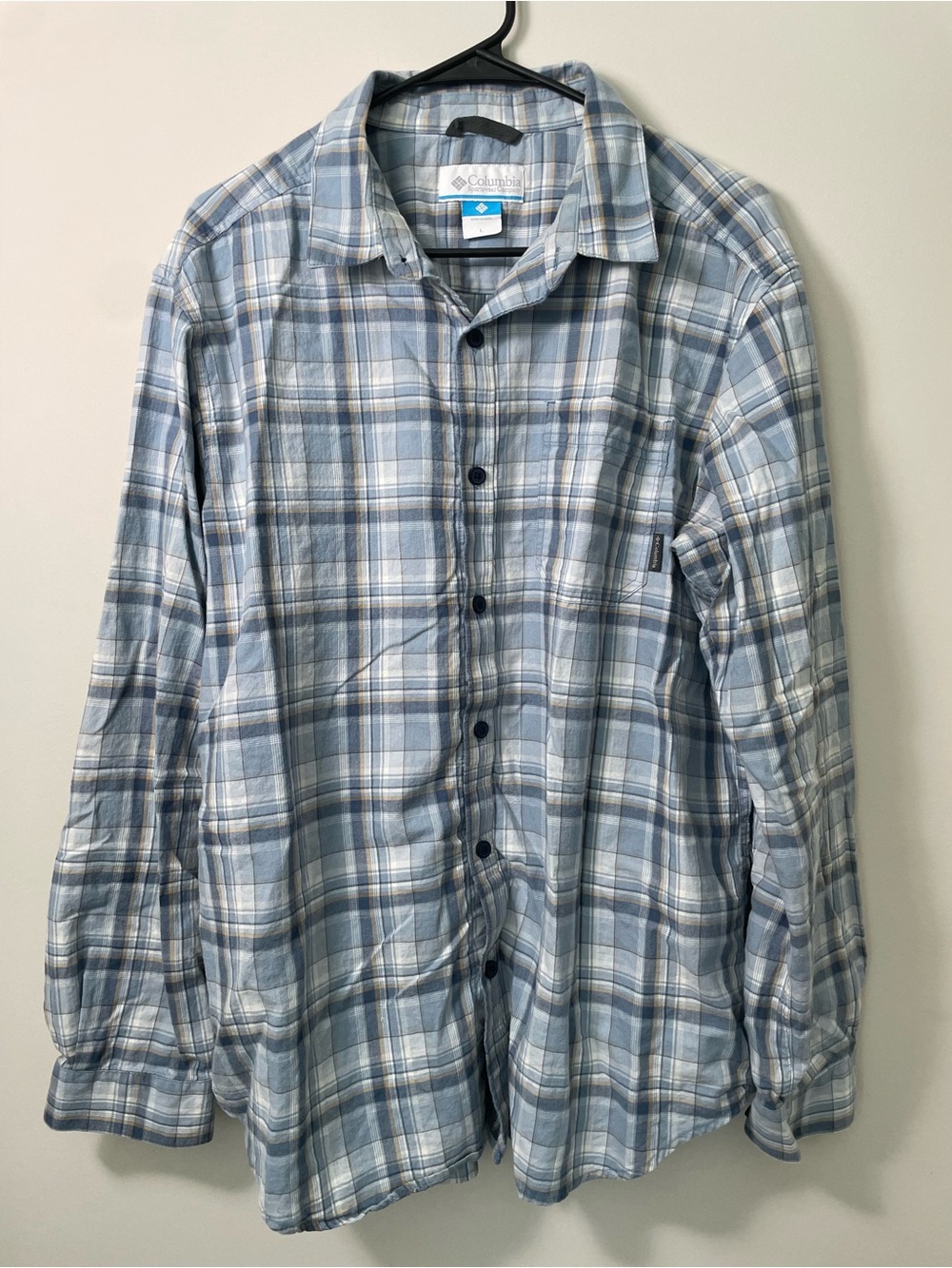 Columbia Men’s L Light Blue Plaid and khaki Button-Up Shirt